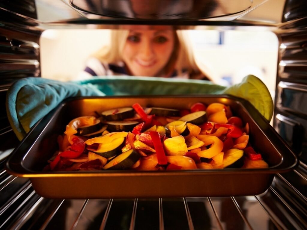 Qual a diferença entre assar e torrar alimentos em fonte de calor intenso 8 Qual a diferença entre assar e torrar alimentos em fonte de calor intenso
