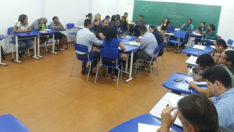 aulas praticas de gestao publica com alunos