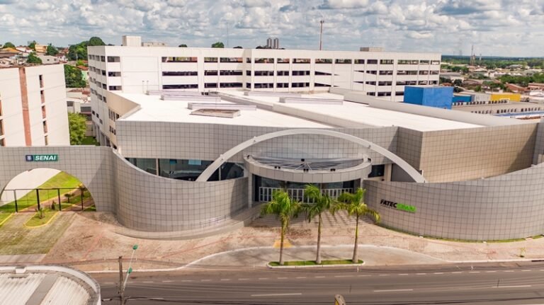campus da fatec senai mt ao amanhecer