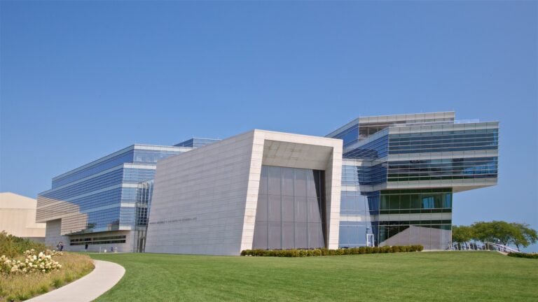 Qual é a Nota MEC das Principais Faculdades Particulares do Brasil 7 campus universitario moderno e vibrante 5