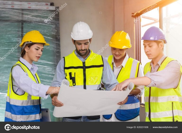 construcao civil com trabalhadores em acao