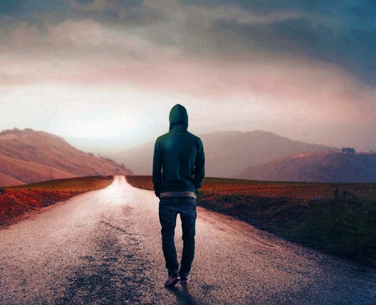 coracao partido em uma paisagem triste