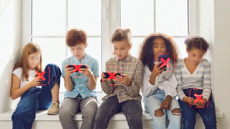 criancas usando smartphones em ambientes sociais