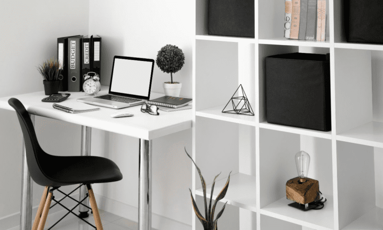 Como Montar um Escritório Simples e Pequeno com Estilo 23 escritorio minimalista e bem organizado