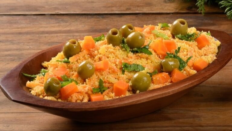 farofa de ora pro nobis em uma tigela