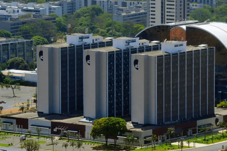 foto da fachada do shopping id asa norte