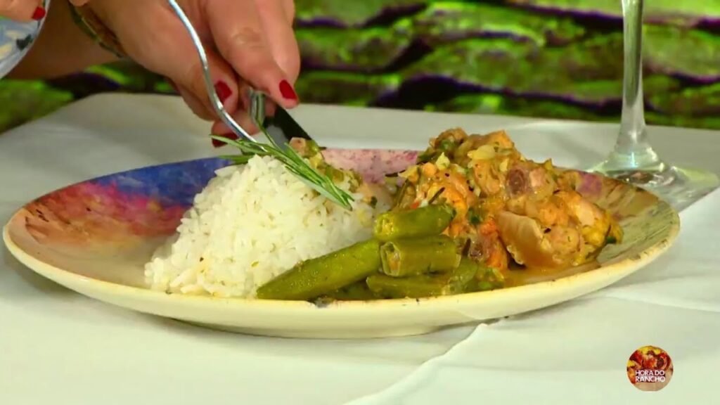 Como Fazer Frango com Quiabo à Moda Mineira de Forma Simples 3 Como Fazer Frango com Quiabo à Moda Mineira de Forma Simples