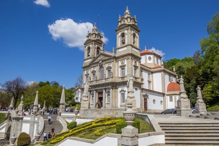 Onde fica a Rua Bom Jesus do Monte e quais são suas atrações 30 igreja do bom jesus do monte em braga