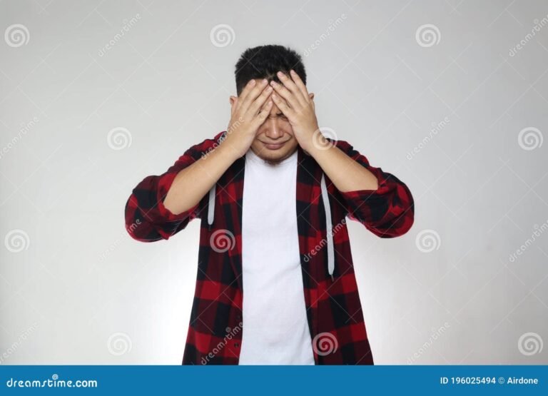 maos em gesto de arrependimento