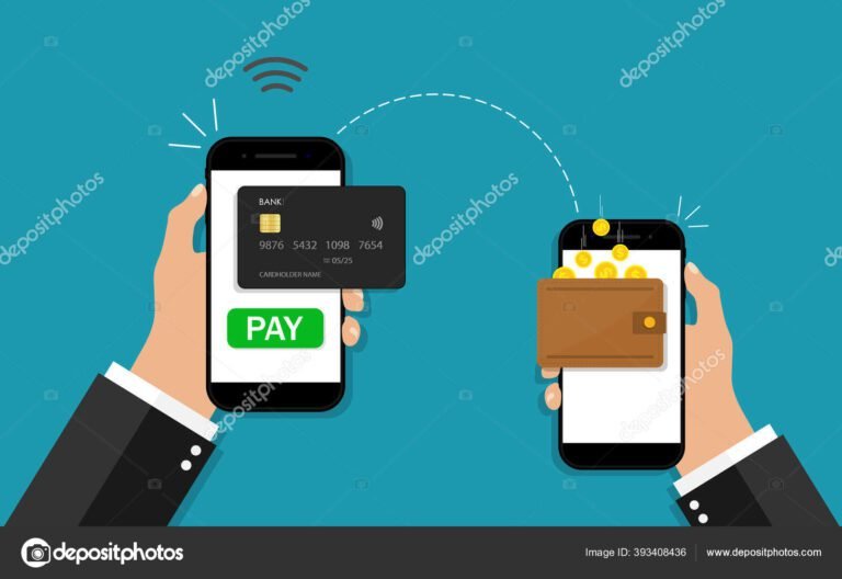 maos segurando um smartphone com transacao