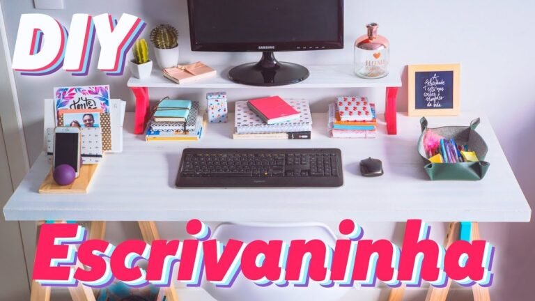 Como Fazer um Trabalho no Formato da ABNT Corretamente 1 mesa de trabalho organizada com materiais escolares