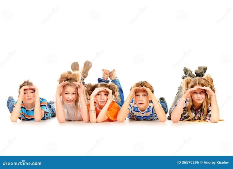 olhares curiosos em um grupo de pessoas