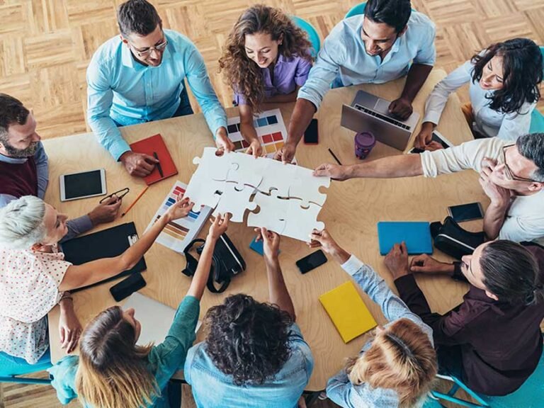 Como Uma Empresa de Comunicação Organiza Suas Categorias de Funcionários 28 organizacao de equipe em ambiente de trabalho