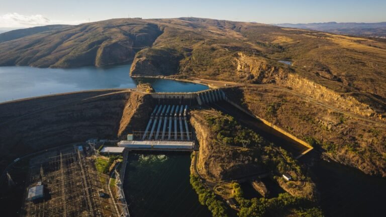 O que você precisa saber sobre São José da Barra, Minas Gerais 8 paisagem da represa de sao jose da barra
