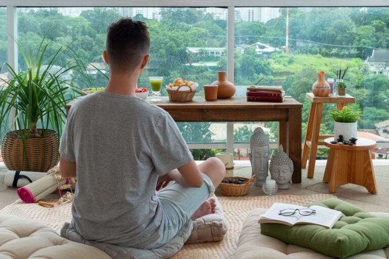 pessoa em casa relaxando durante o dia