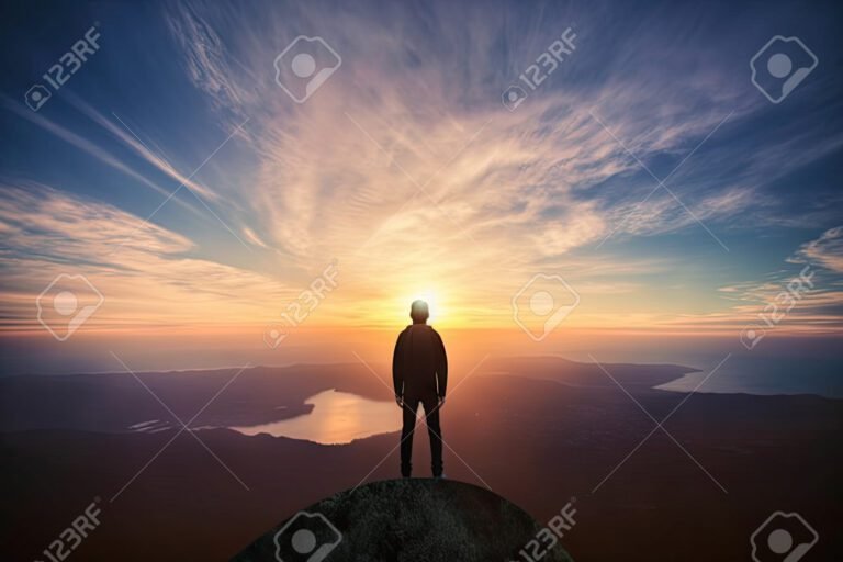 pessoa olhando para um horizonte inspirador