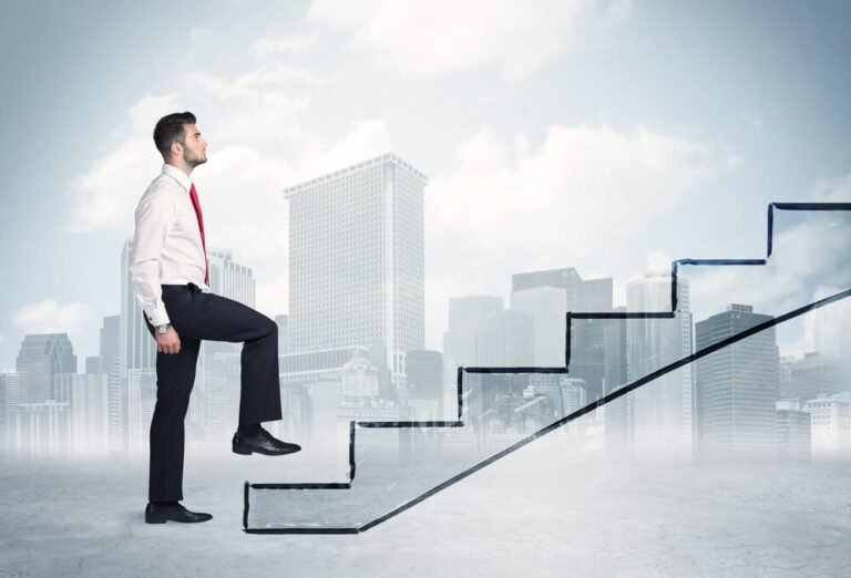 Por Que Você Quer Trabalhar Nesta Empresa Dicas Para Responder! 20 pessoa pensando em carreira e oportunidades