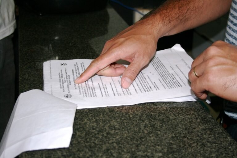 pessoa registrando um boletim de ocorrencia