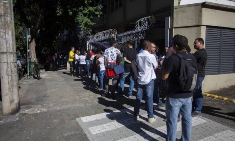 Quais são as vagas de emprego disponíveis na Funtrab Campo Grande MS 9 pessoas em busca de emprego em fila