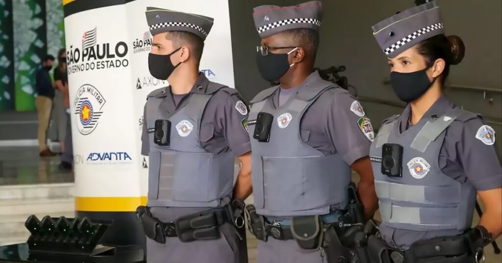 Qual é a diferença entre policial civil e militar no Brasil
