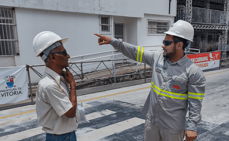 Qual É a Melhor Ocupação para MEI Prestador de Serviços 3 profissional de servicos em acao