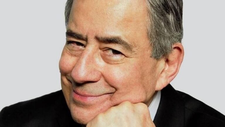 retrato de paulo henrique amorim pensativo