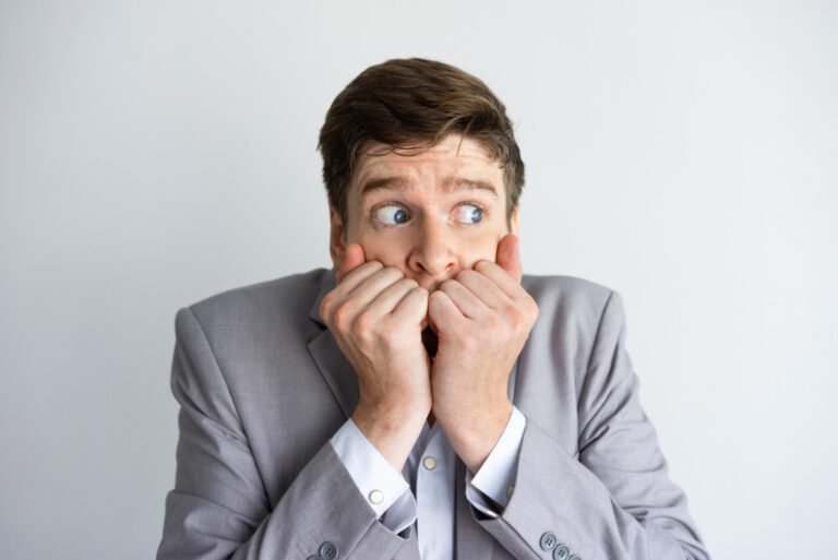 uma pessoa nervosa antes de uma apresentacao