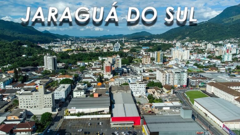 Onde encontrar serviços de RH em Jaraguá do Sul 27 uma vista da cidade de jaragua do sul