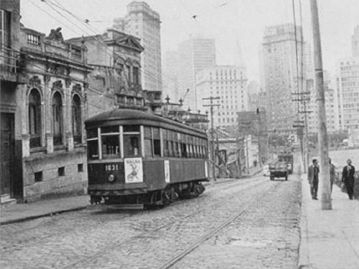 uma vista da rua santo antonio