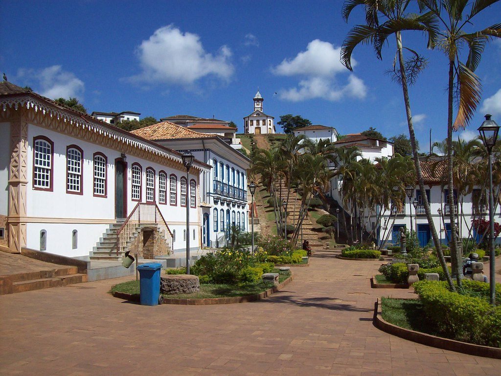 Qual a melhor faculdade na cidade de João Pinheiro para estudar